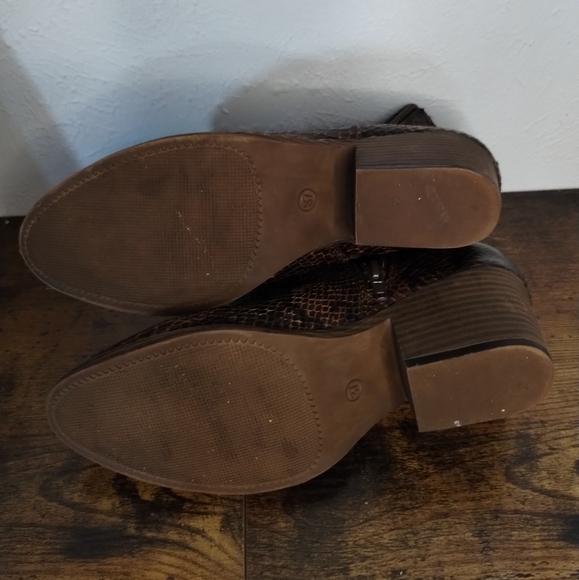 Boots - Picture 4 of 4